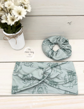 Load image into Gallery viewer, Green Floral Boots Front Knot Headband