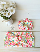 Load image into Gallery viewer, Bright Spring Botanical Front Knot Headband
