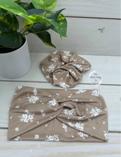 Load image into Gallery viewer, Latte Bouquets Front Knot Headband
