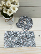 Load image into Gallery viewer, Friends Front Knot Headband