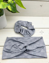 Load image into Gallery viewer, Gray Rainbow Front Knot Headband