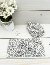 Load image into Gallery viewer, Neutral Leopard Front Knot Headband