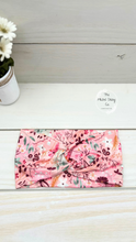 Load image into Gallery viewer, Pink Foliage Front Knot Headband