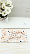Load image into Gallery viewer, Beige Daisies Front Knot Headband
