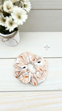 Load image into Gallery viewer, Beige Daisies Scrunchie
