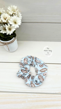 Load image into Gallery viewer, Ribbed Bread Scrunchie
