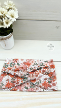 Load image into Gallery viewer, Fall Retro Daisies Orange Green White Front Knot Headband
