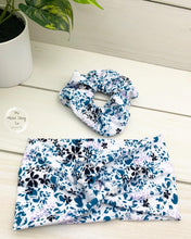 Load image into Gallery viewer, White Teal Stamp Floral Scrunchie
