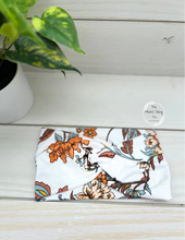 Load image into Gallery viewer, Ivory Vintage Botanical Front Knot Headband
