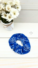 Load image into Gallery viewer, Royal Blue Daisies Scrunchie
