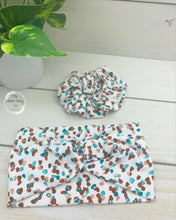 Load image into Gallery viewer, Teal Cocoa Dots Scrunchie
