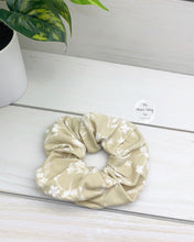 Load image into Gallery viewer, Tan Wildflowers Scrunchie
