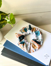 Load image into Gallery viewer, Ribbed Vintage Books and Flowers Scrunchie
