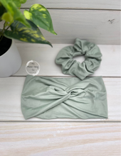 Load image into Gallery viewer, Vintage Mint Scrunchie
