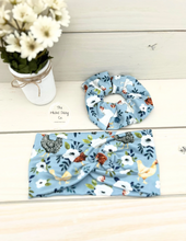 Load image into Gallery viewer, Blue Chickens Front Knot Headband

