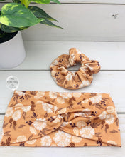 Load image into Gallery viewer, Orange Vintage Flowers Front Knot Headband
