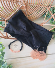 Load image into Gallery viewer, Black Eyelet Front Knot Headband
