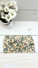 Load image into Gallery viewer, Bees and Daisies Front Knot Headband
