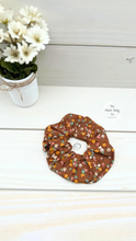 Load image into Gallery viewer, Ribbed Sepia Brown Colorful Daisies Scrunchie
