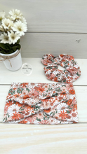Load image into Gallery viewer, Fall Retro Daisies Orange Green White Scrunchie
