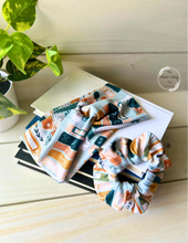 Load image into Gallery viewer, Ribbed Vintage Books and Flowers Scrunchie
