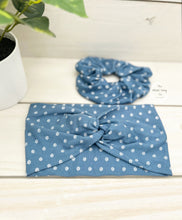 Load image into Gallery viewer, Dusty Blue Daisies Front Knot Headband
