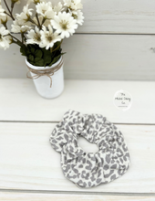 Load image into Gallery viewer, Neutral Leopard Scrunchie
