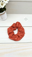 Load image into Gallery viewer, Terracotta Dots Scrunchie
