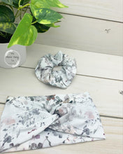 Load image into Gallery viewer, Watercolor Floral Scrunchies
