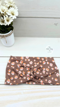 Load image into Gallery viewer, Ribbed Brown Fall Daisies Front Knot Headband
