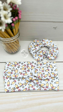Load image into Gallery viewer, Daisies and Pencils Scrunchie
