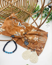 Load image into Gallery viewer, Harvest Botanical Front Knot Headband
