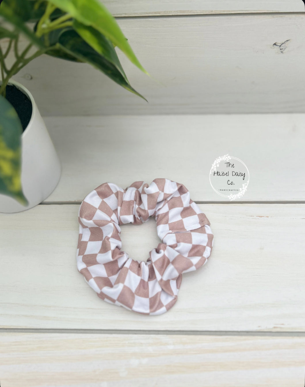 Latte Checkers Scrunchie