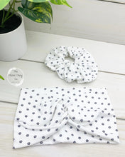 Load image into Gallery viewer, Ivory Daisy Scrunchie
