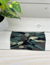 Load image into Gallery viewer, Camo Front Knot Headband
