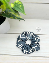 Load image into Gallery viewer, Ribbed Navy Charcoal Arrows Scrunchie
