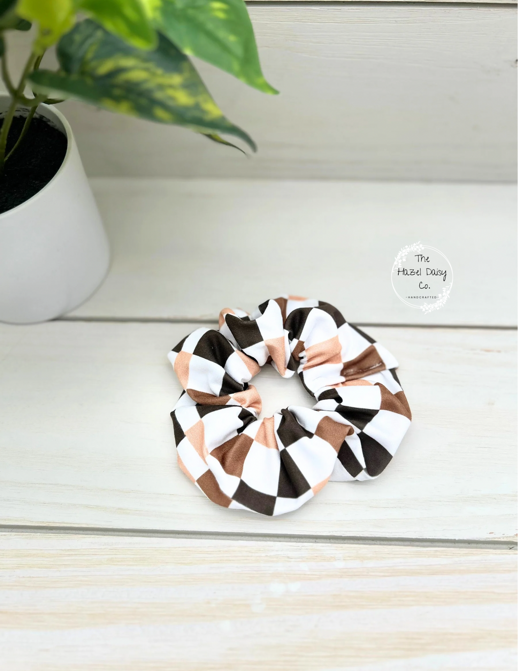 Neutral Checkers Scrunchie