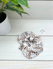 Load image into Gallery viewer, Crochet Daisies Scrunchie

