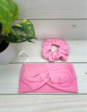 Load image into Gallery viewer, Vibrant Pink Front Knot Headband
