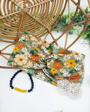 Load image into Gallery viewer, Retro Fall Daisies Front Knot Headband
