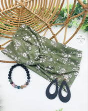 Load image into Gallery viewer, Olive Floral Front Knot Headband

