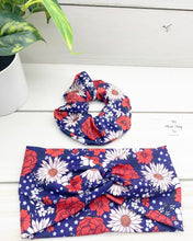 Load image into Gallery viewer, Patriotic Daisies Roses Front Knot Headband
