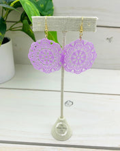 Load image into Gallery viewer, Lavender Doilies Earrings
