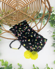Load image into Gallery viewer, Summer Flowers on Black Front Knot Headband
