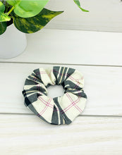 Load image into Gallery viewer, Cream Plaid Scrunchie

