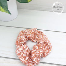 Load image into Gallery viewer, Daisies on Coral Scrunchie
